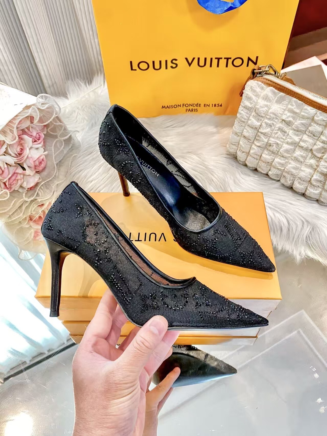 Туфли на каблуке в стиле LOUIS VUITTON
