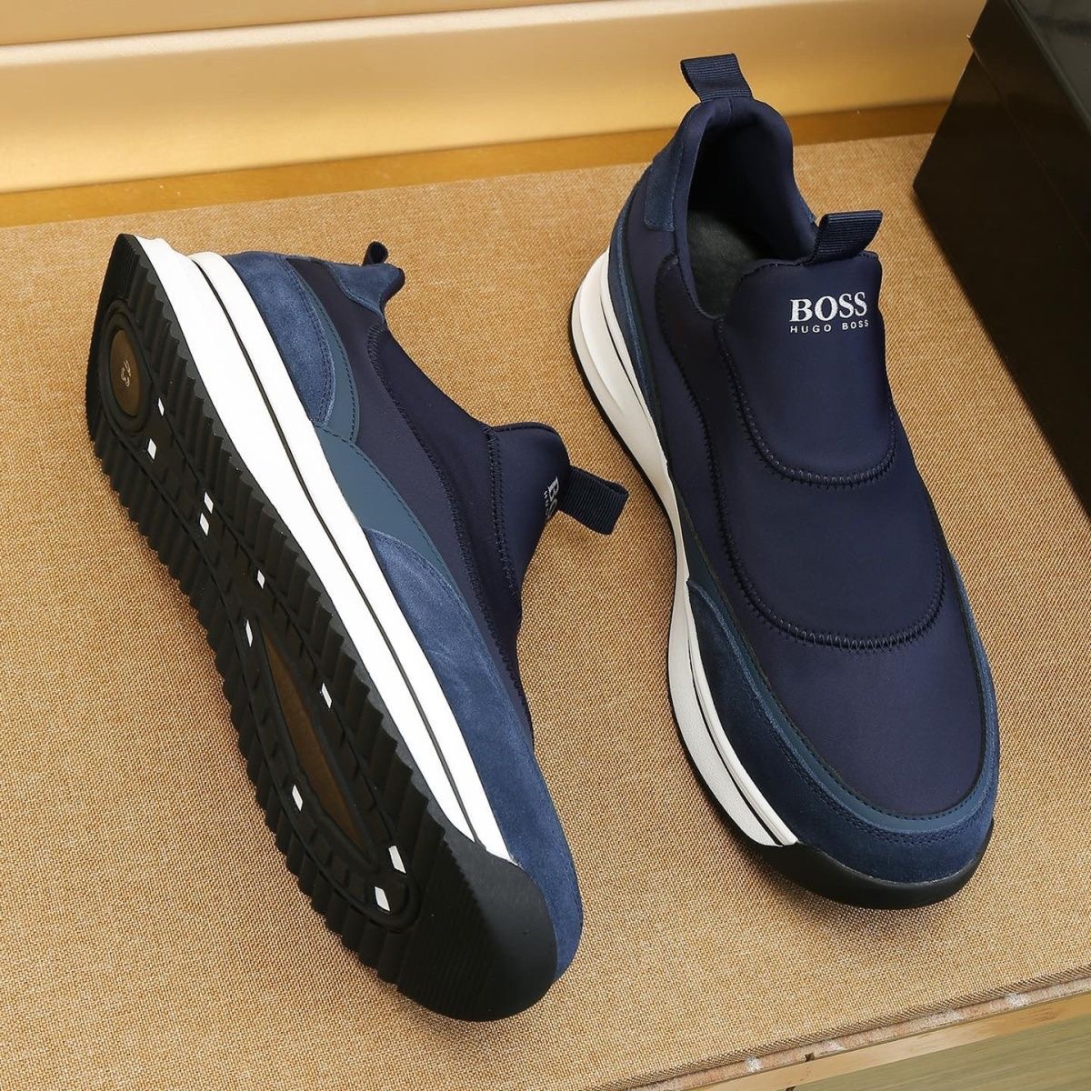 נעלי סניקרס בסגנון Hugo Boss