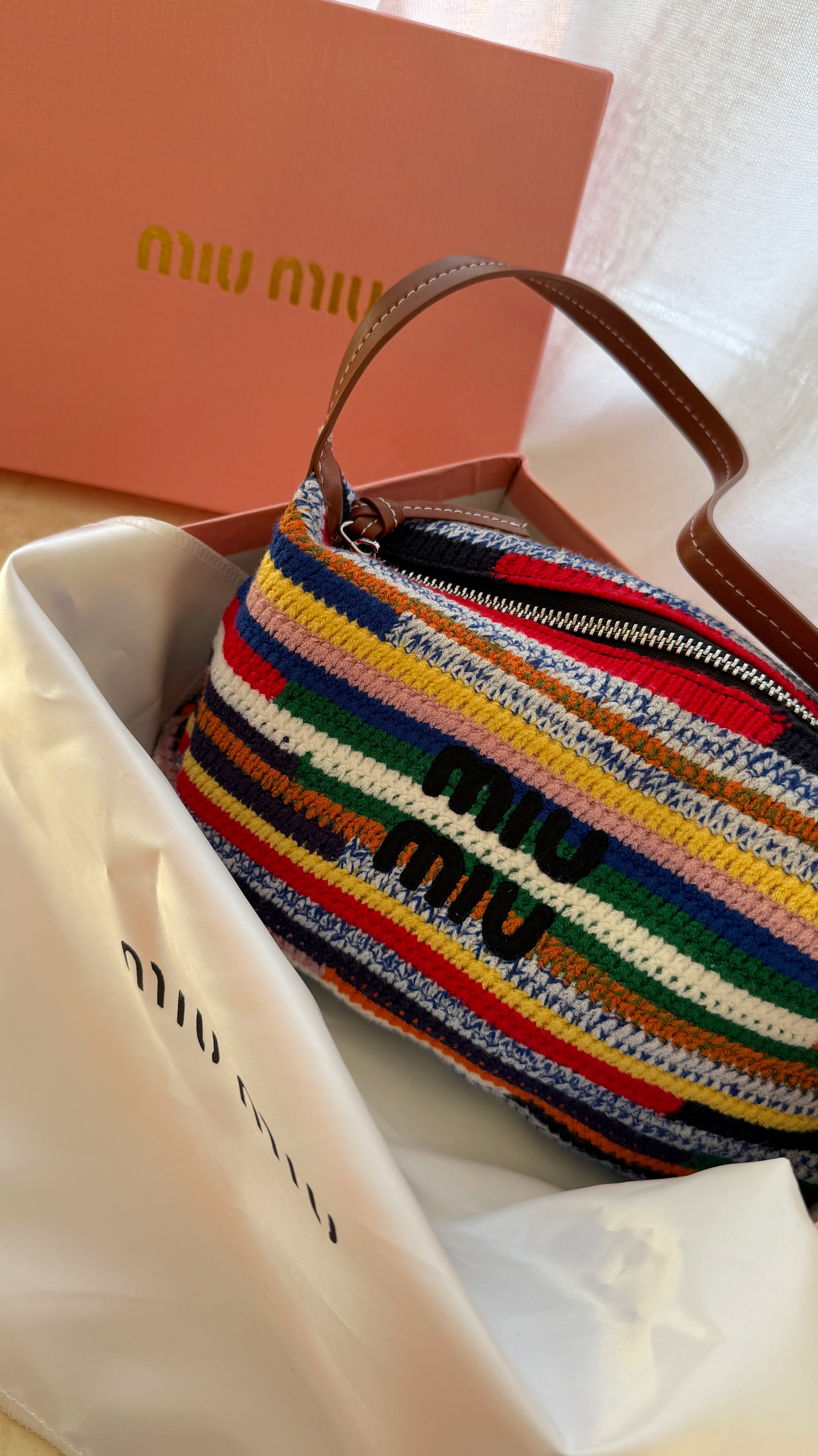 רקע AligaliFinds 18