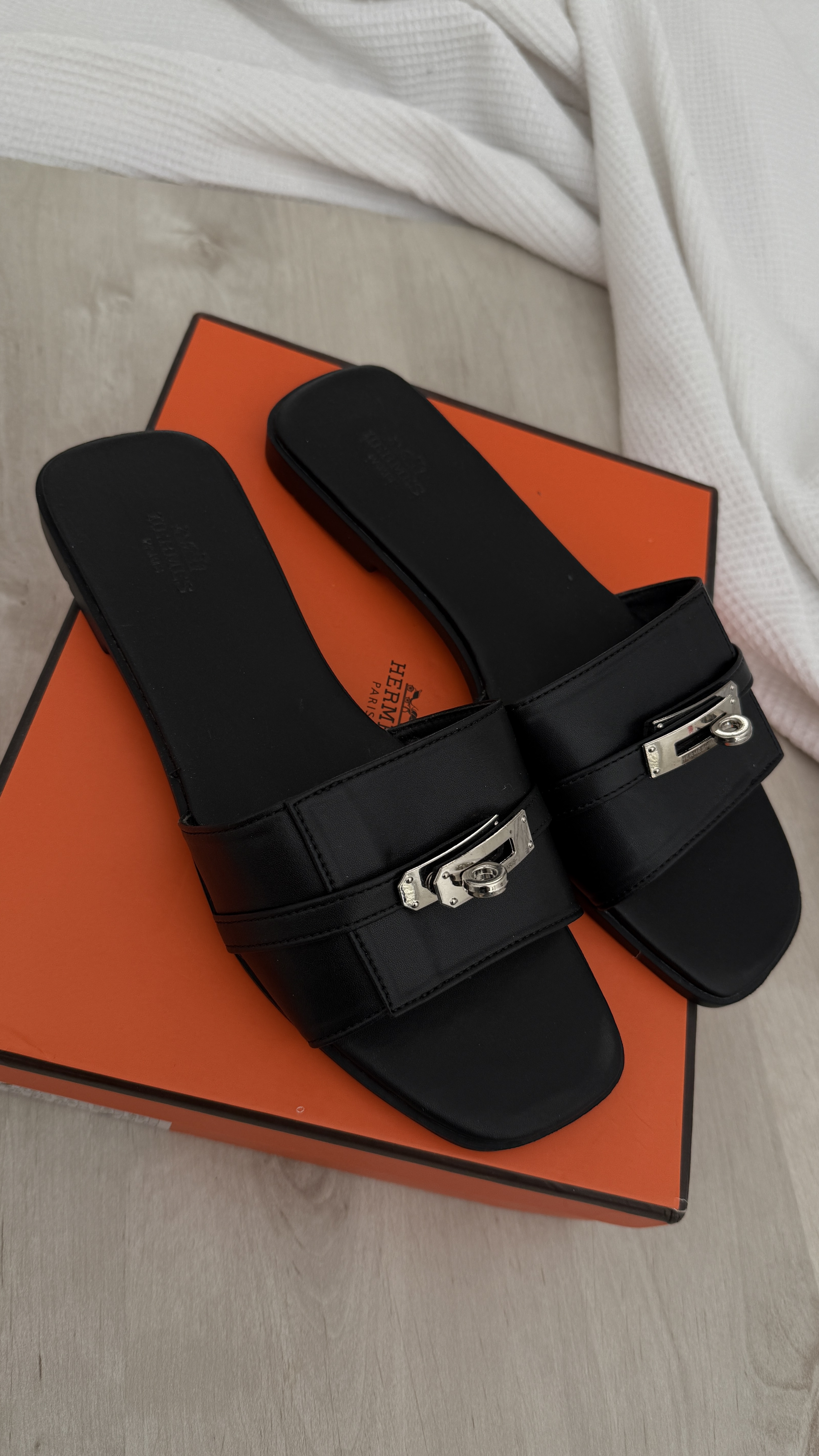 רקע AligaliFinds 10